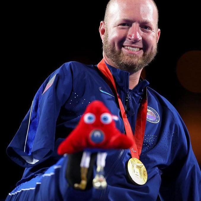 Matt Stutzman gold pic